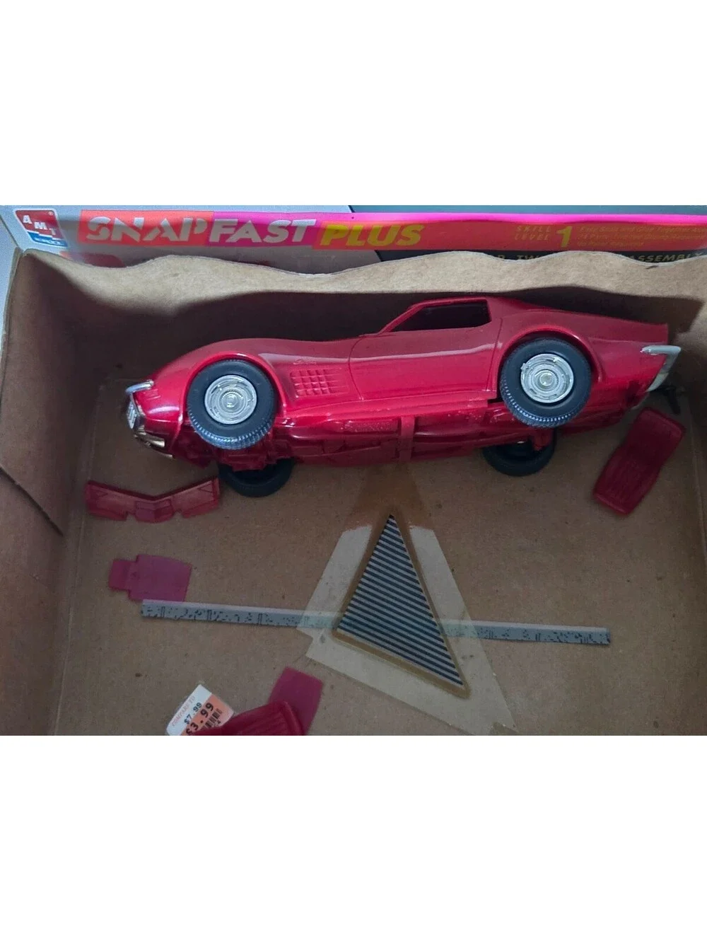 AMT Ertl SnapFast Plus 1970 Corvette LT-1 1:25 Scale Unpainted Model Kit